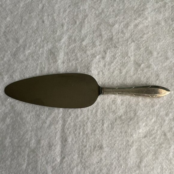 Oneida Reverie 1937 Pie Or Cake Server Silverplate Crown Nobility Plate - Picture 2 of 8